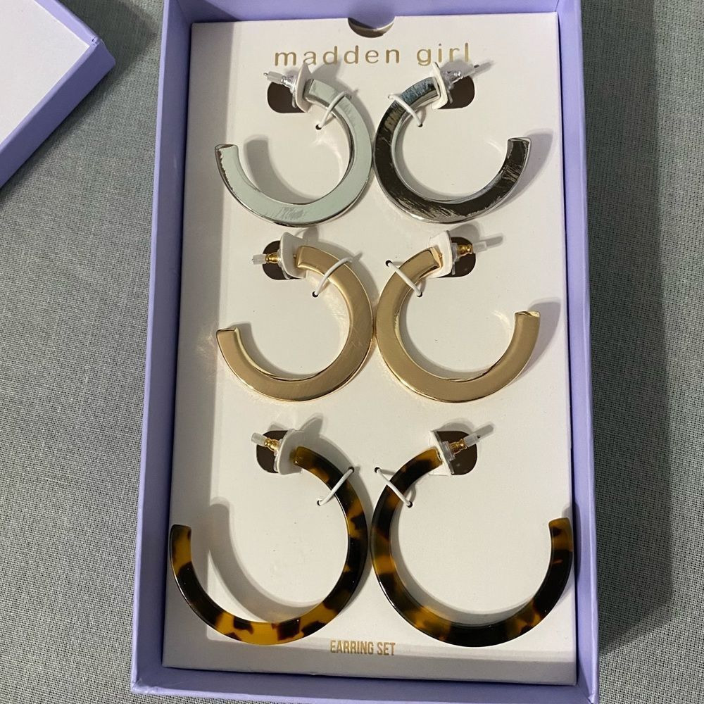 Hoop Earrings Gift set - Picture 5 of 7